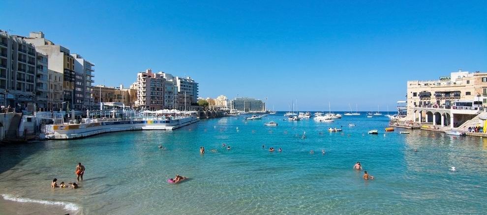 Balluta bay beach